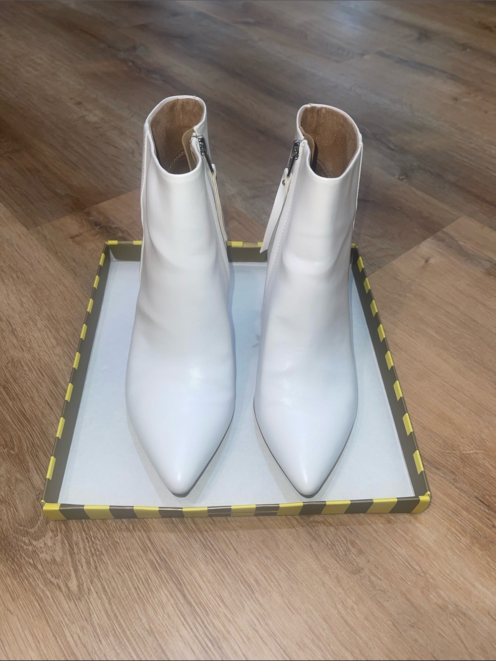 Circus by Sam Edelman White Pointed-Toe Ankle Booties